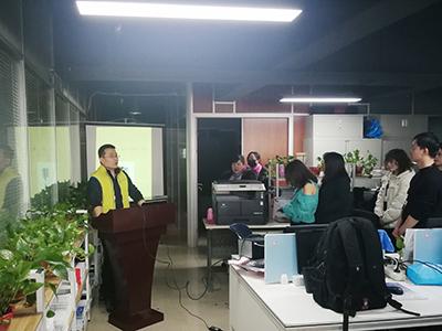 杜伯特洗瓶機！打造專業(yè)化強隊，把握清洗領(lǐng)域新機遇